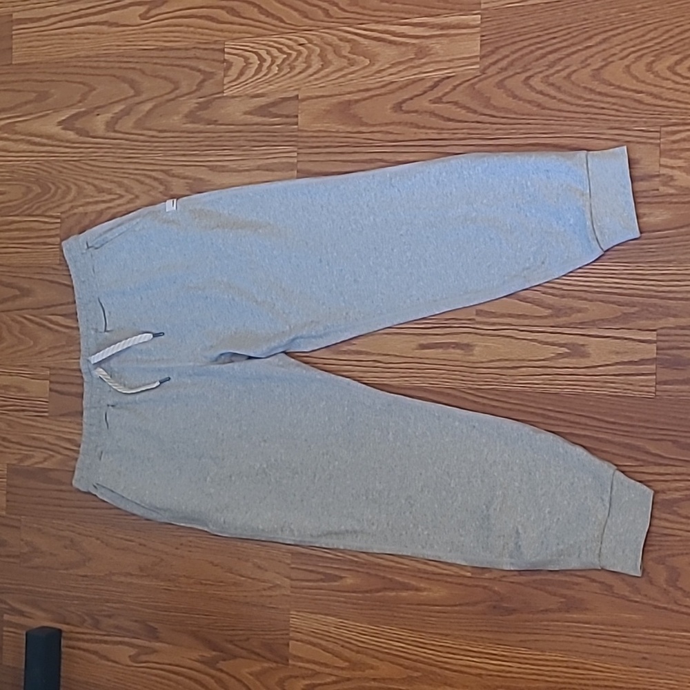 Vuori Women’s Performance Jogger – M | Gray | Gently Used